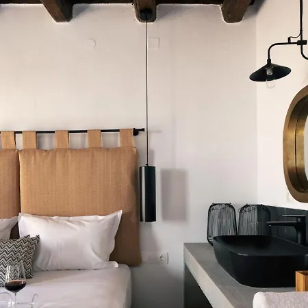 Gateway Hotel *